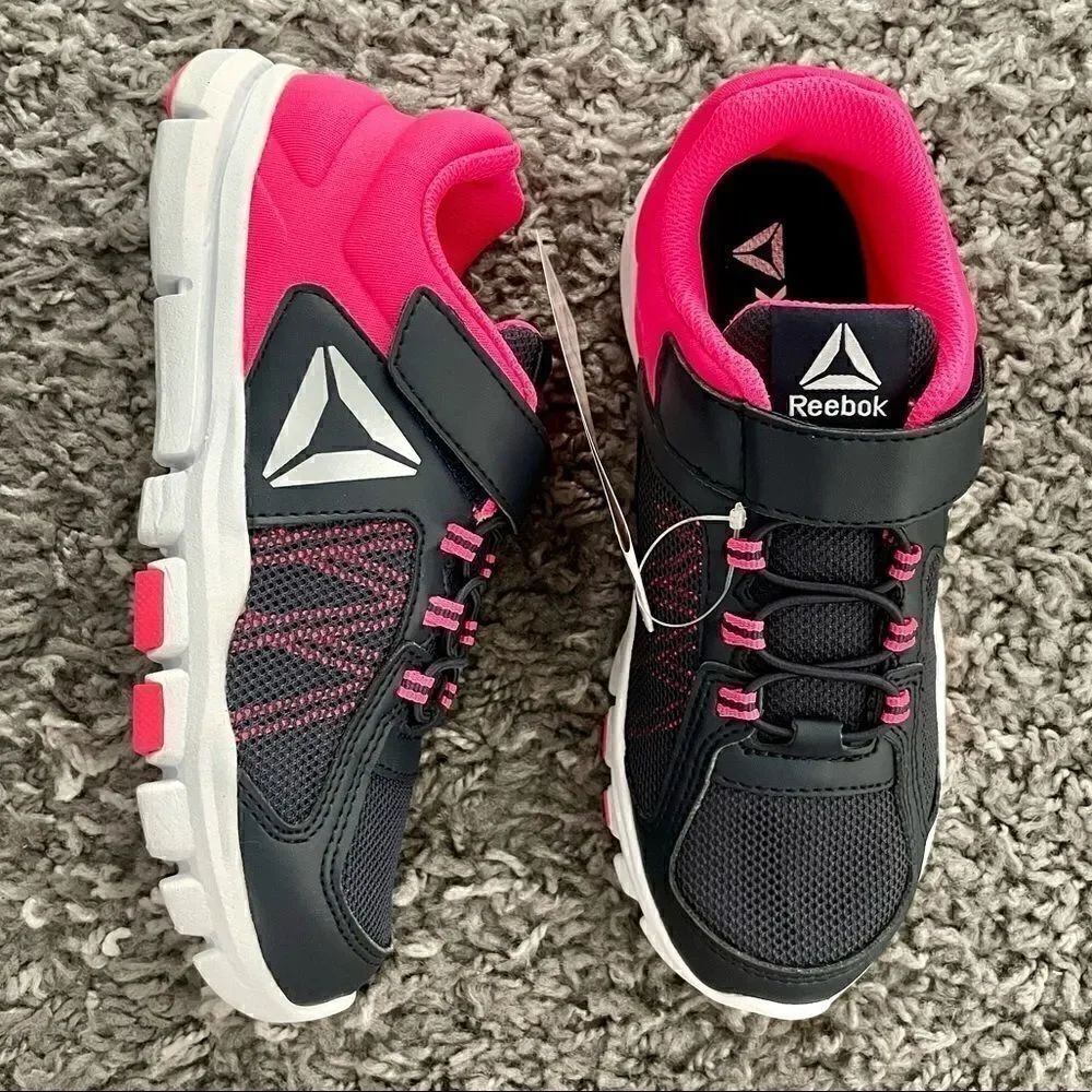 NWT Reebok Kids Yourflex Train 9.0 Shoes